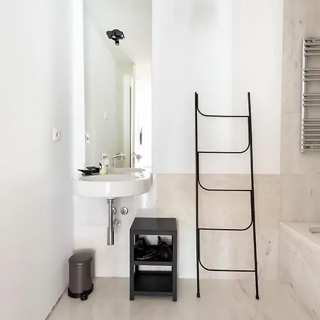 Altido Stylish 5br With Big Terrace In Principe Real Penzion
