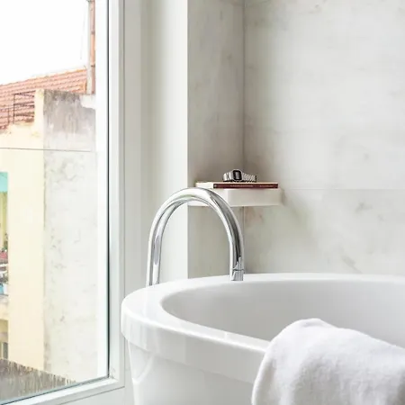 Altido Stylish 5br With Big Terrace In Principe Real Penzion