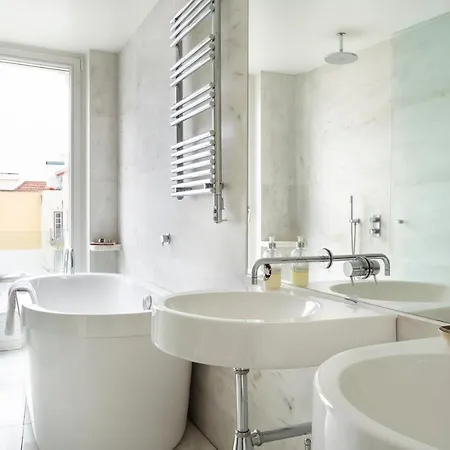Altido Stylish 5br With Big Terrace In Principe Real Lisboa