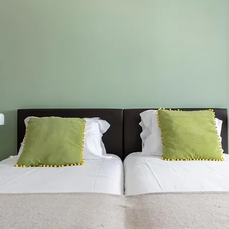 Altido Stylish 5br With Big Terrace In Principe Real 3* Lisbona