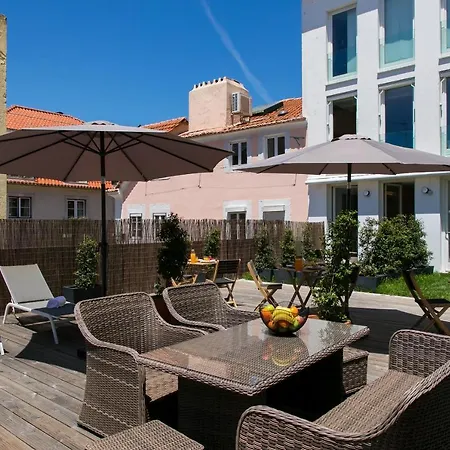 Affittacamere Altido Stylish 5br With Big Terrace In Principe Real Lisbona