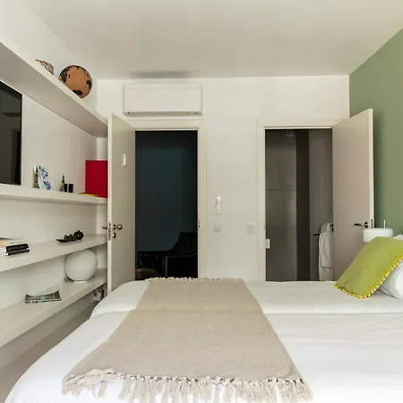 Altido Stylish 5br With Big Terrace In Principe Real 3* Lisbona